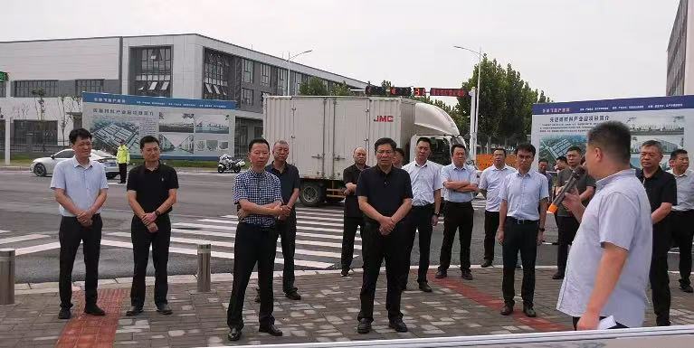 新乡县考察团到封考察交流