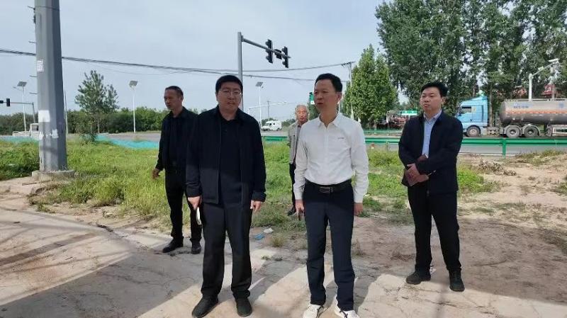 王振海调研城区房屋拆迁及道路建设工作