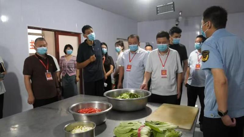 封丘县人大常委会开展食品安全专项调研