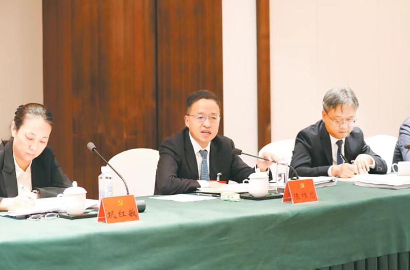 陈维忠在参加封丘县代表团讨论时强调: 因地制宜 特色发展 努力成为全市经济社会发展新的增长极